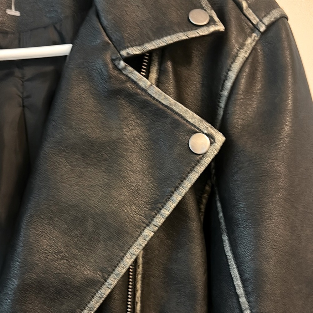 Black jacket - Picture 2 of 4